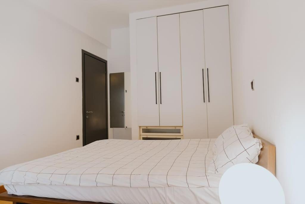 Cosy & Spacious Central Apartment Комотини Екстериор снимка