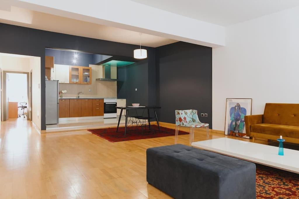 Cosy & Spacious Central Apartment Комотини Екстериор снимка